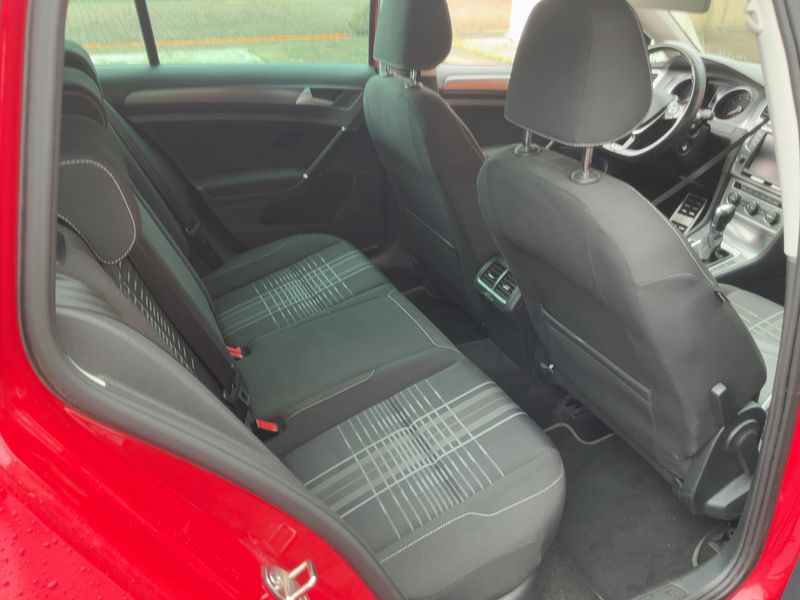 Volkswagen Golf VII 2.0 TDI Lounge BlueMotion Tech 2015 – снимка 19