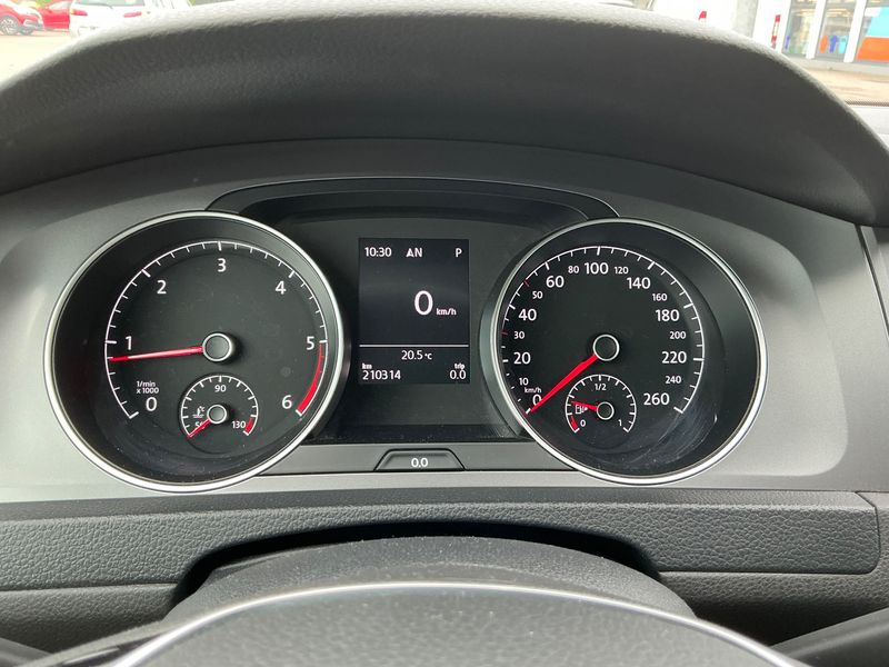 Volkswagen Golf VII 2.0 TDI Lounge BlueMotion Tech 2015 – снимка 18