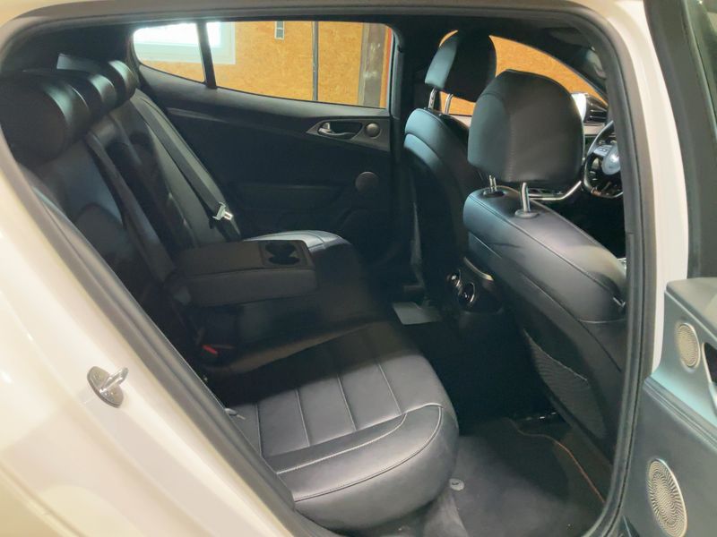 Kia Stinger 3.3 TGDI GT 4WD — zdjęcie 14