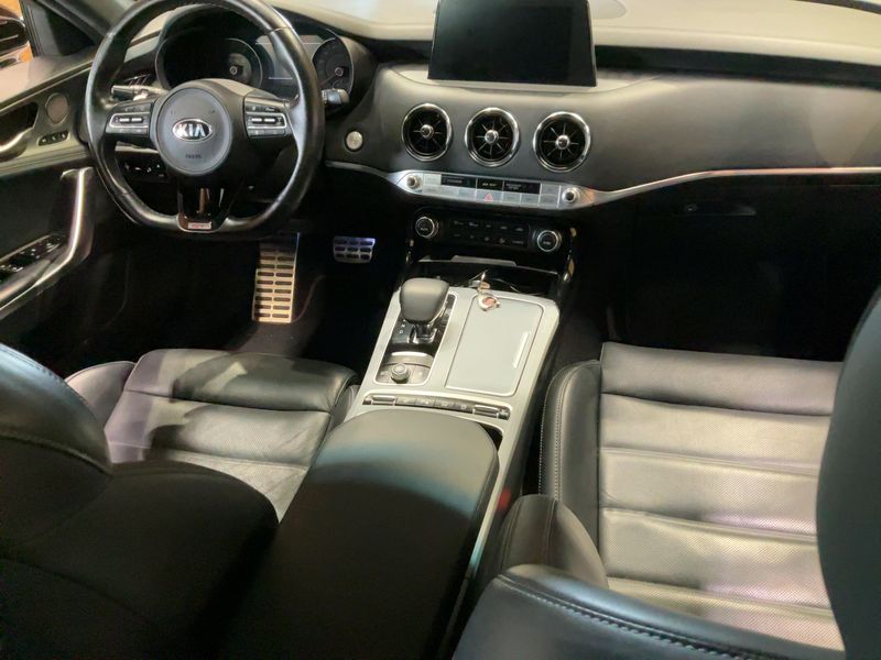 Kia Stinger 3.3 TGDI GT 4WD — zdjęcie 12