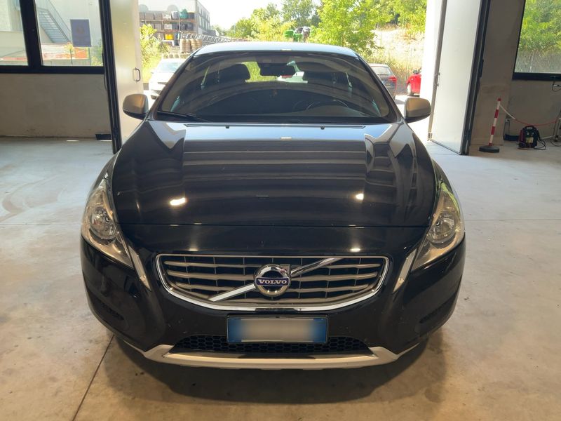 Volvo V60 2.0 D4 Momentum — zdjęcie 9