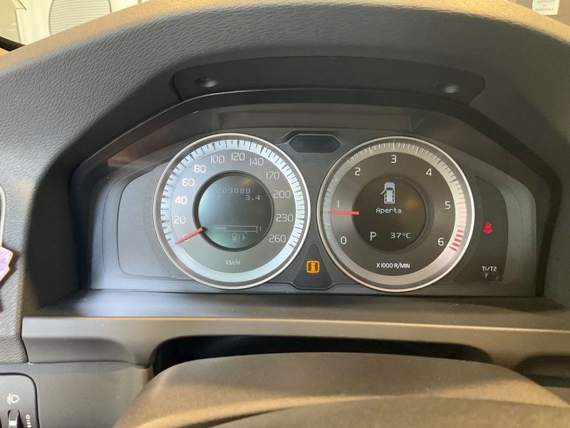 Volvo V60 2.0 D4 Momentum — zdjęcie 13