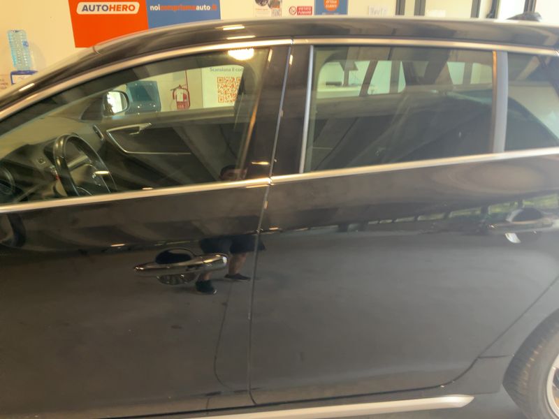 Volvo V60 2.0 D4 Momentum — zdjęcie 4