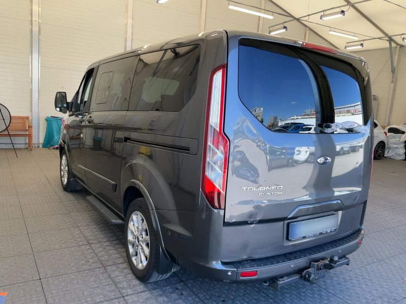 Ford Tourneo Custom 2.0 TDCi 320 L1 Tourneo Titanium — zdjęcie 3