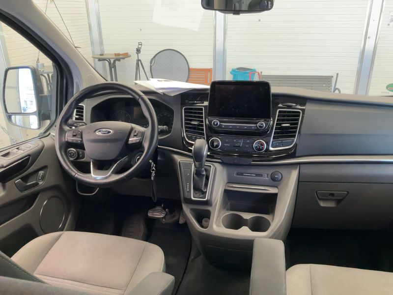 Ford Tourneo Custom 2.0 TDCi 320 L1 Tourneo Titanium — zdjęcie 12