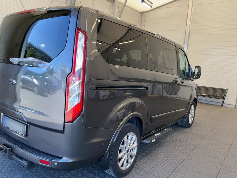 Ford Tourneo Custom 2.0 TDCi 320 L1 Tourneo Titanium — zdjęcie 6