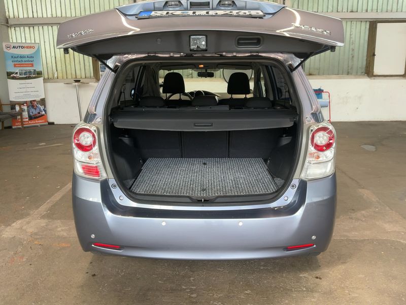 Toyota Verso 1.6 — zdjęcie 10