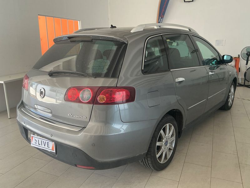 Fiat Croma 1.9 JTD Multijet Emotion — zdjęcie 2