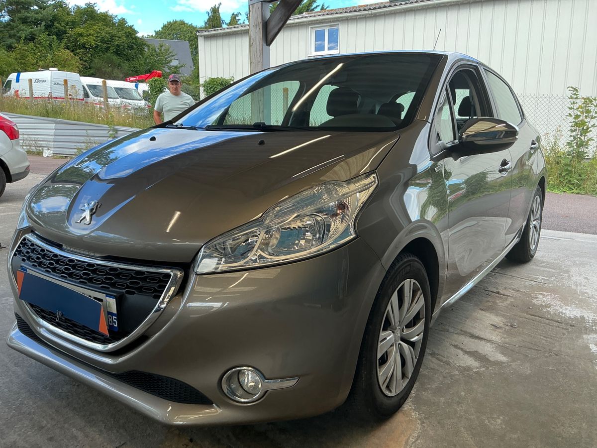 Peugeot 208 1.2 e-VTi Style