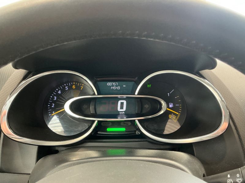Renault Clio 0.9 Graphite — zdjęcie 13