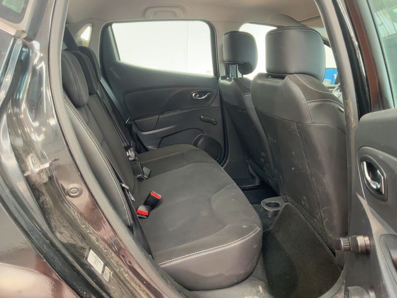 Renault Clio 0.9 Graphite — zdjęcie 14