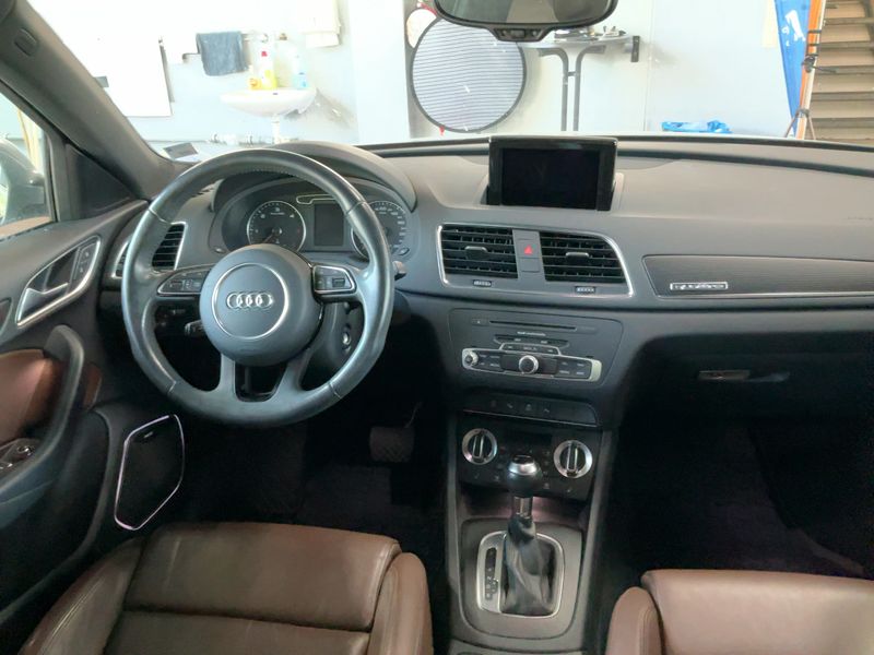 Audi Q3 2.0 TDI quattro — zdjęcie 12