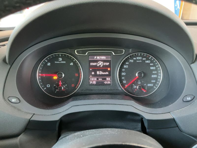Audi Q3 2.0 TDI quattro — zdjęcie 13
