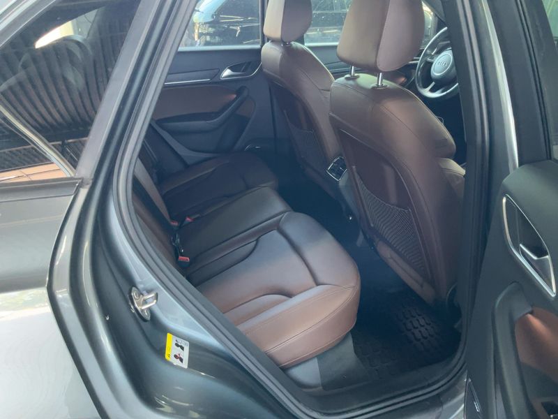 Audi Q3 2.0 TDI quattro — zdjęcie 14