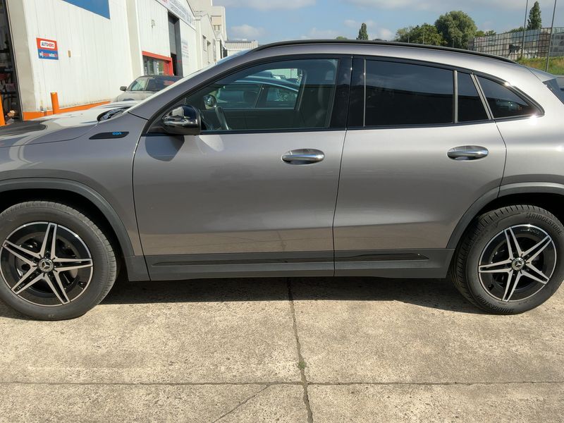 Mercedes-Benz EQA 250 AMG Line — zdjęcie 4