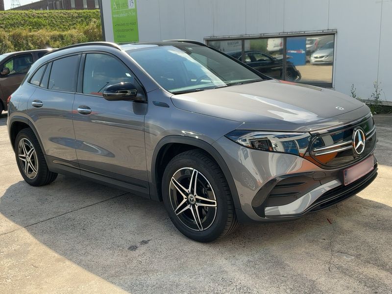 Mercedes-Benz EQA 250 AMG Line — zdjęcie 8