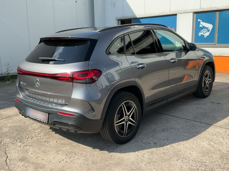 Mercedes-Benz EQA 250 AMG Line — zdjęcie 6