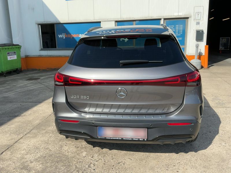 Mercedes-Benz EQA 250 AMG Line — zdjęcie 5