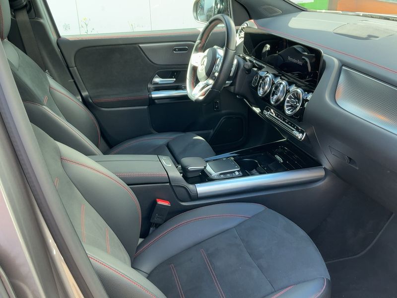 Mercedes-Benz EQA 250 AMG Line — zdjęcie 11
