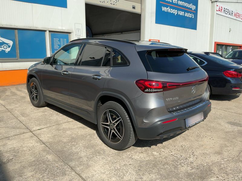 Mercedes-Benz EQA 250 AMG Line — zdjęcie 3