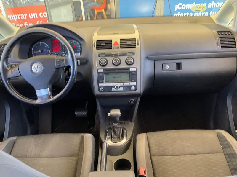 Volkswagen Touran 2.0 TDI Trendline 2008 – снимка 17