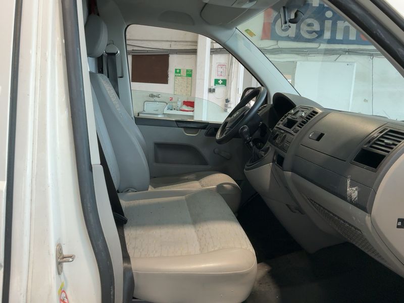 Volkswagen T5 Transporter 2.0 TDI Kasten-Hochdach lang — zdjęcie 11