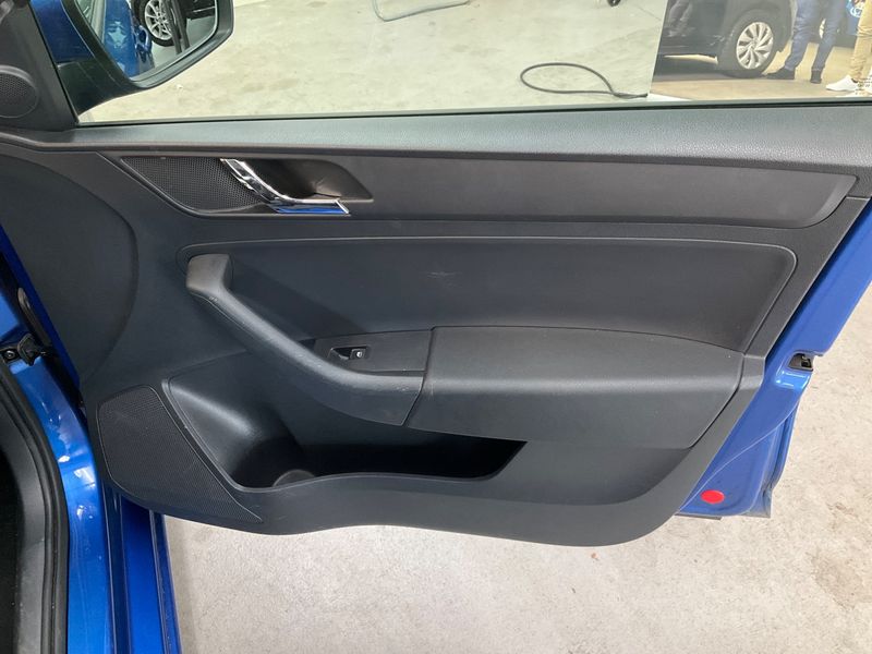 Skoda Rapid Spaceback 1.4 TDI Ambition 2015 – снимка 23
