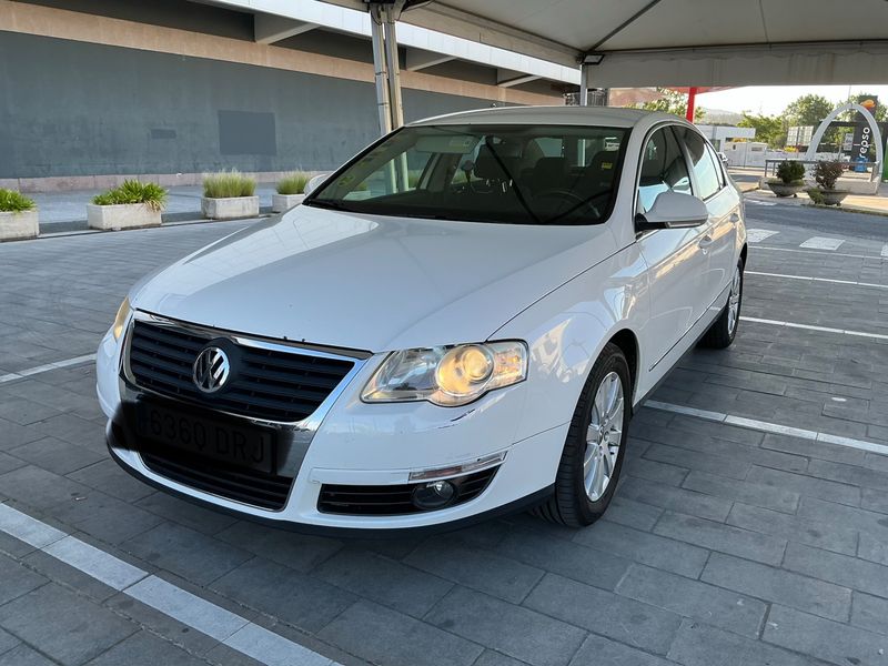 Volkswagen Passat 2.0 TDI Advance — zdjęcie 1