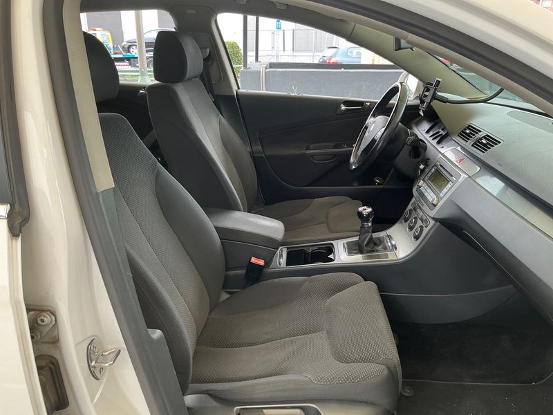 Volkswagen Passat 2.0 TDI Advance — zdjęcie 3