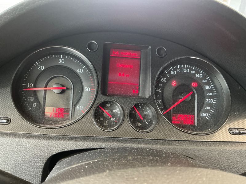 Volkswagen Passat 2.0 TDI Advance — zdjęcie 4