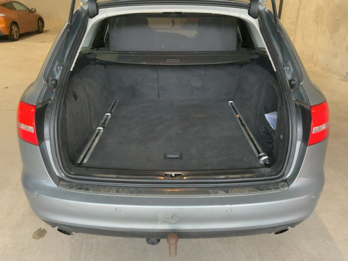 Audi A6 2011 — photo 16