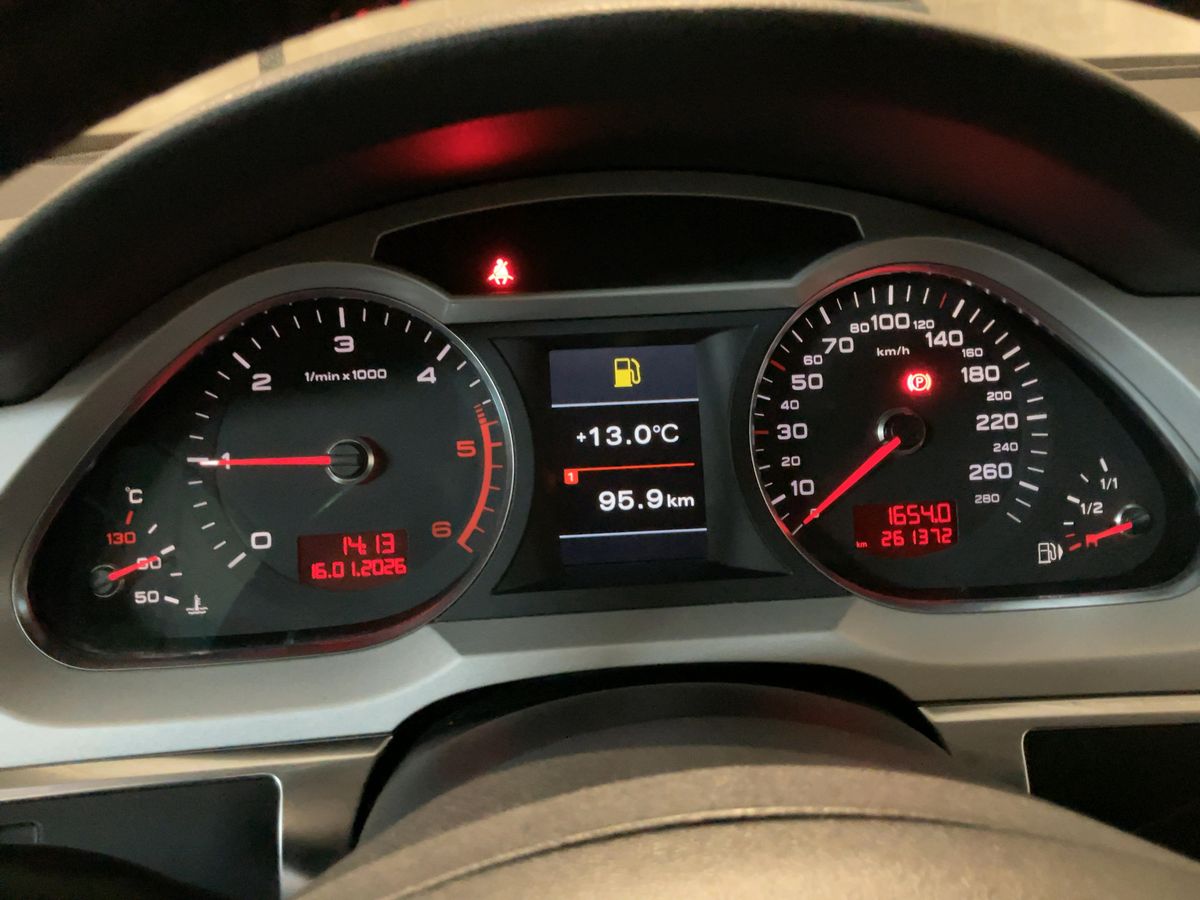 Audi A6 2011 — photo 19