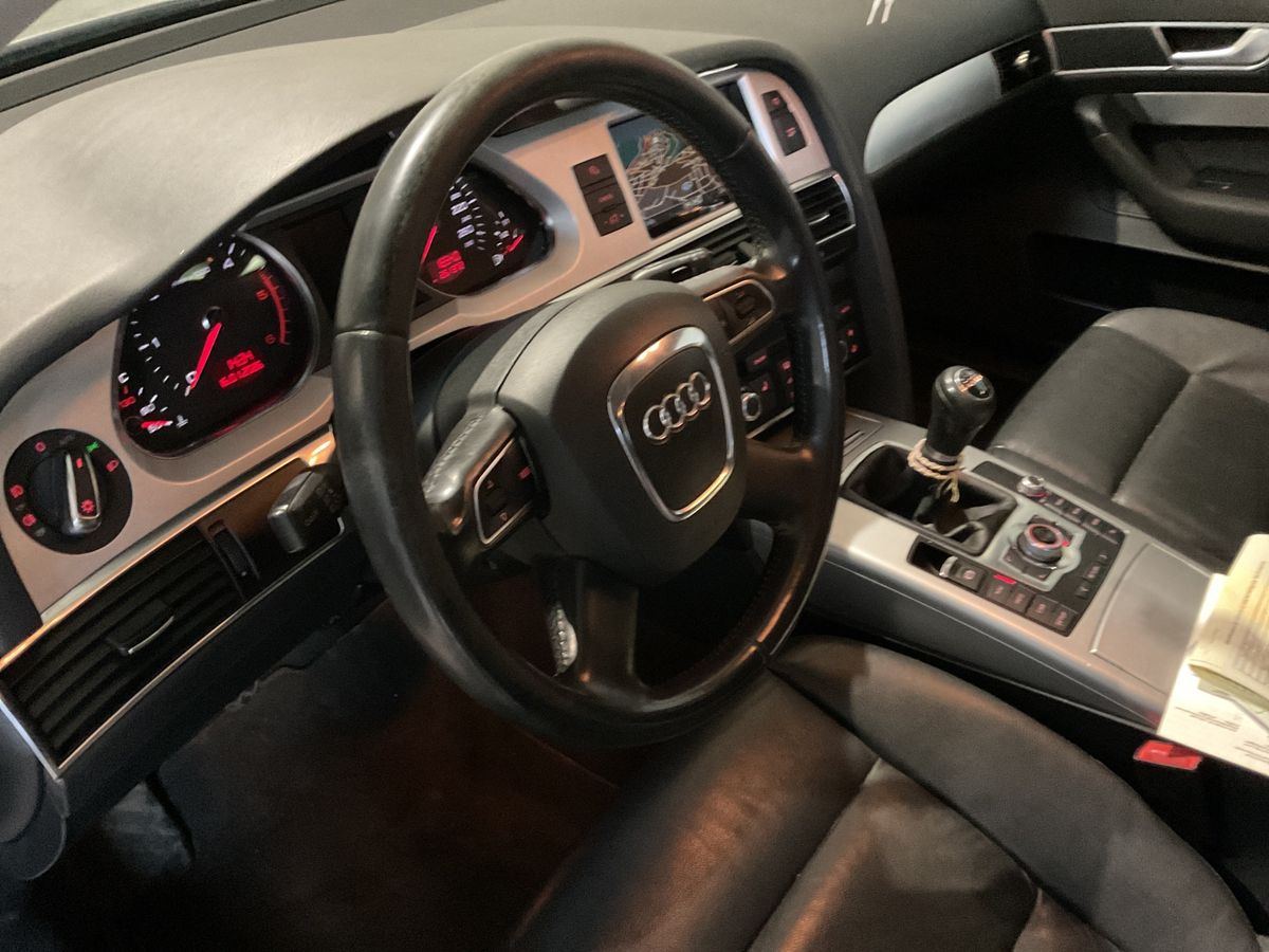 Audi A6 2011 — photo 28