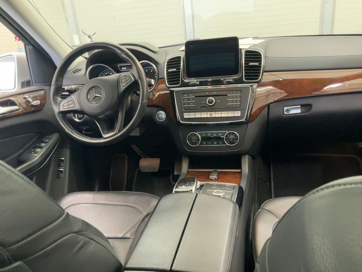 Mercedes-Benz GLS-Klasse 2017 — photo 18