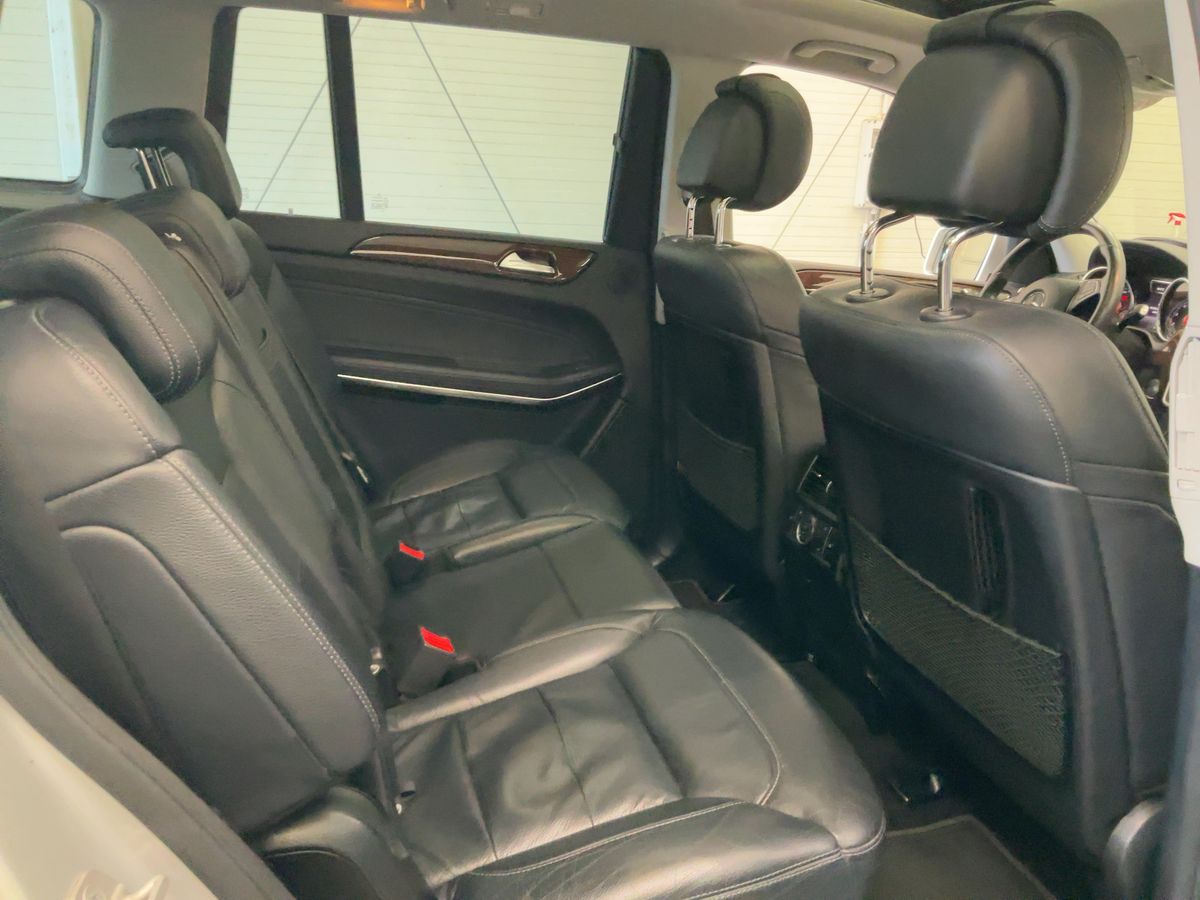 Mercedes-Benz GLS-Klasse 2017 — photo 20