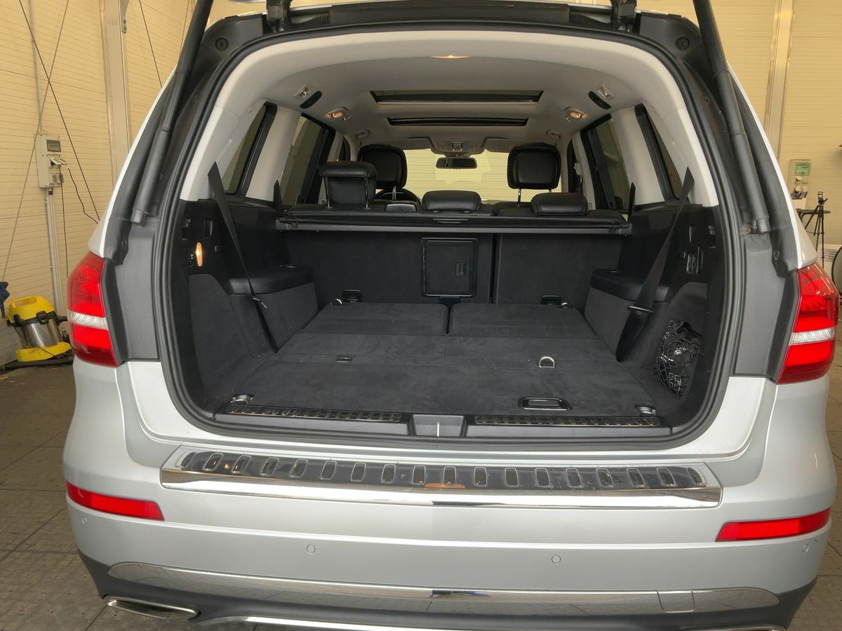 Mercedes-Benz GLS-Klasse 2017 — photo 16
