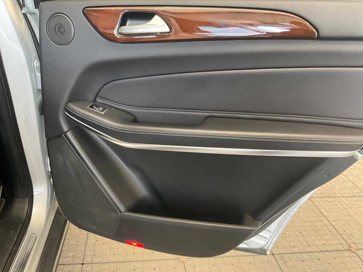 Mercedes-Benz GLS-Klasse 2017 — photo 35