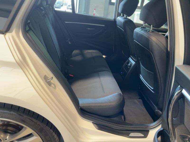 BMW 3er 320d Sport Line — zdjęcie 14