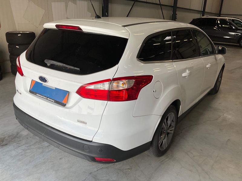 Ford Focus 1.0 EcoBoost Titanium — zdjęcie 2