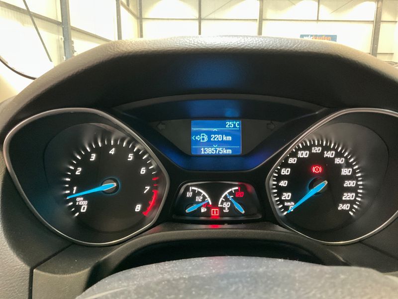 Ford Focus 1.0 EcoBoost Titanium — zdjęcie 4