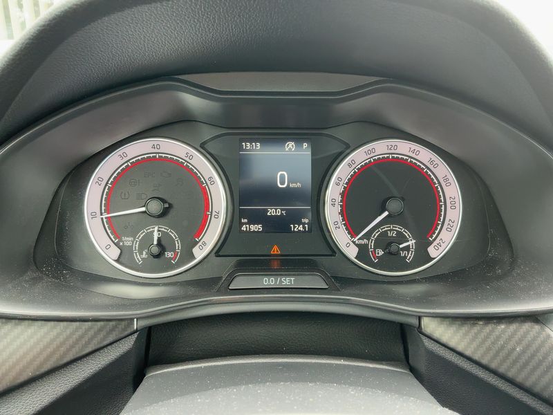 Skoda Kamiq 1.0 TSI Monte Carlo — zdjęcie 13