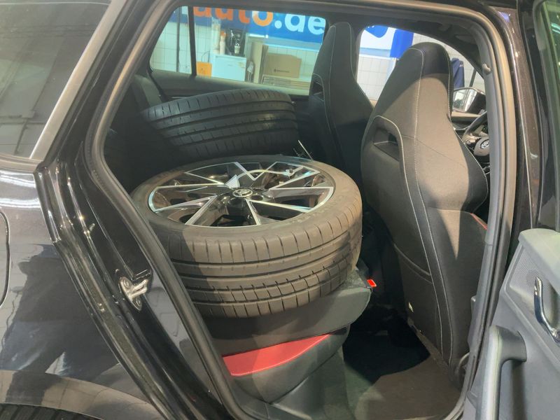 Skoda Kamiq 1.0 TSI Monte Carlo — zdjęcie 14