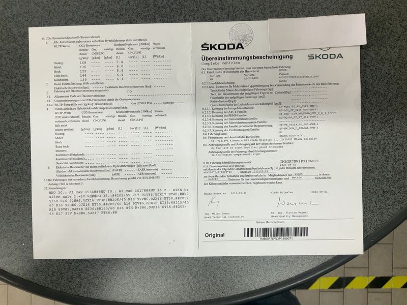 Skoda Kamiq 1.0 TSI Monte Carlo — zdjęcie 16