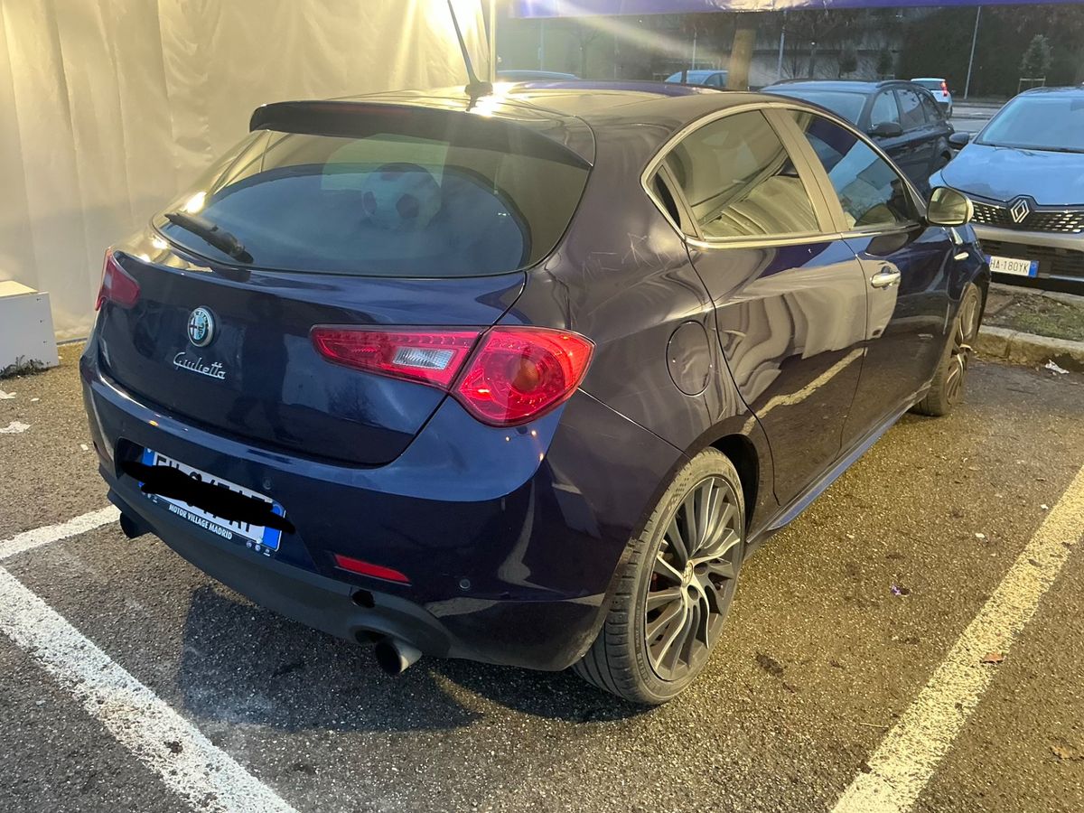 Alfa Romeo 2019 — photo 9