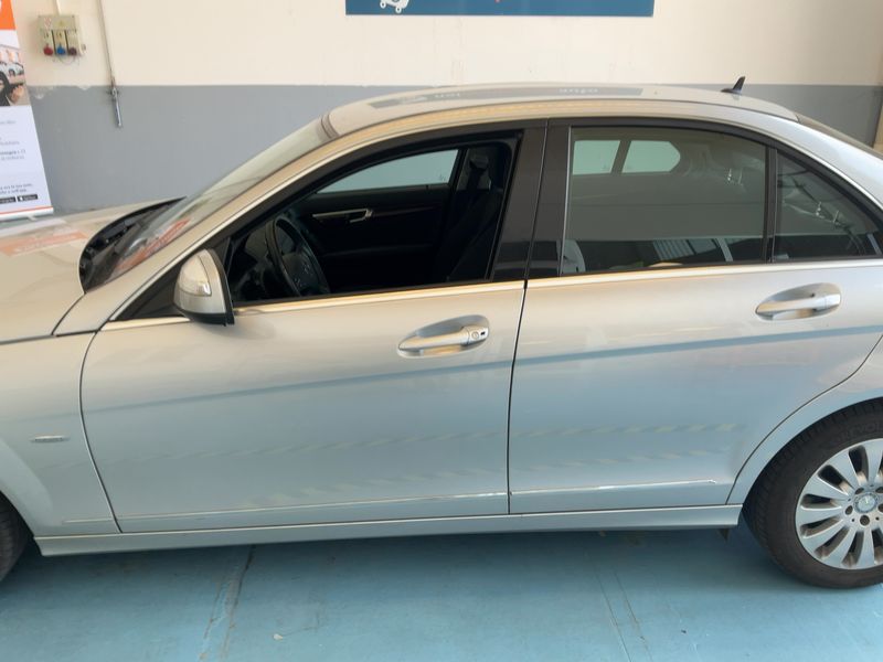 Mercedes-Benz C-Klasse C 180 Kompressor Elegance — zdjęcie 4