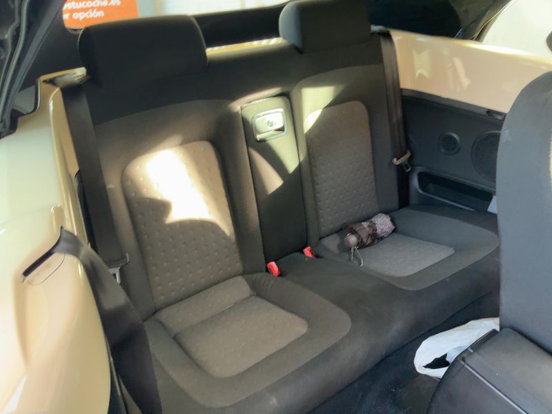 Volkswagen New Beetle 1.9 TDI — zdjęcie 14