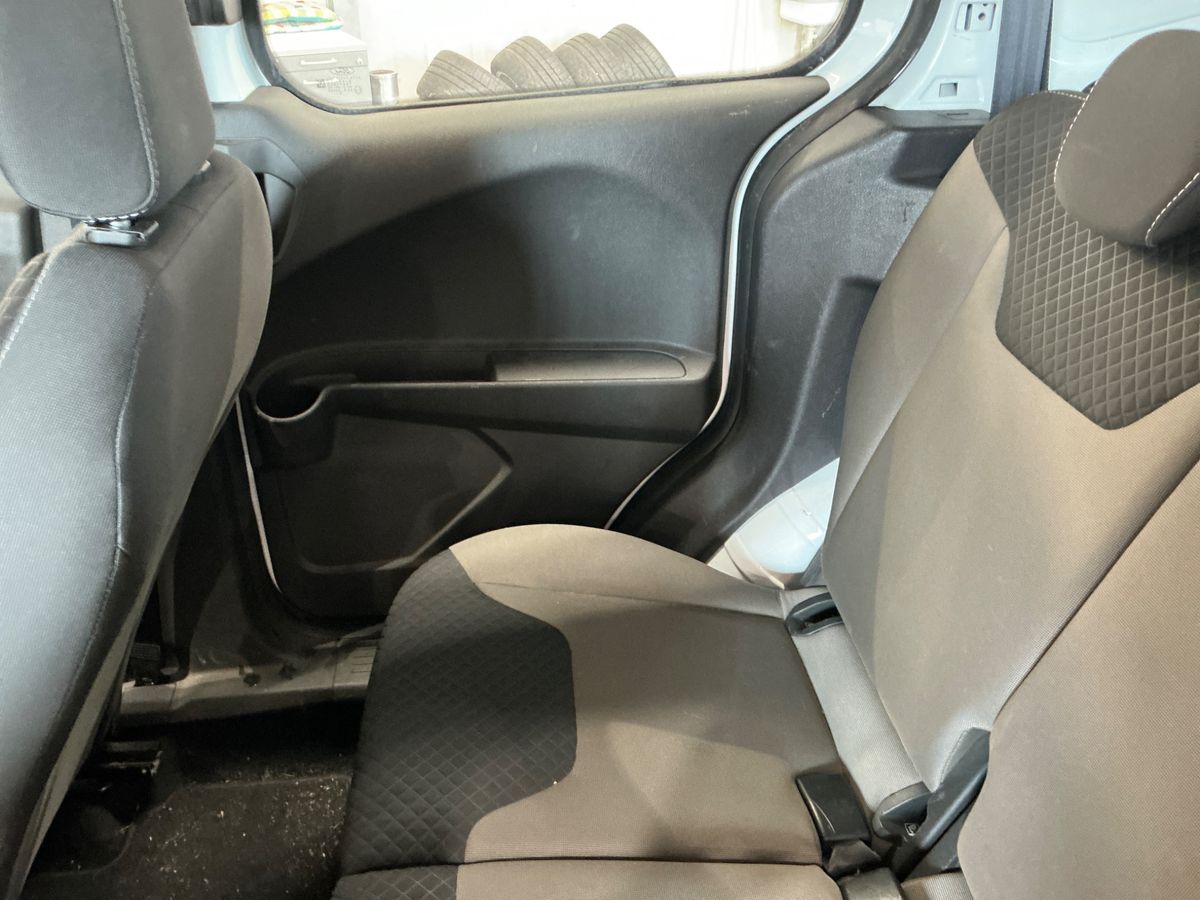 Ford Transit 2019 — photo 31