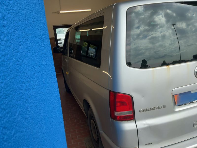 Volkswagen T5 Caravelle 2.0 TDI Comfortline — zdjęcie 3