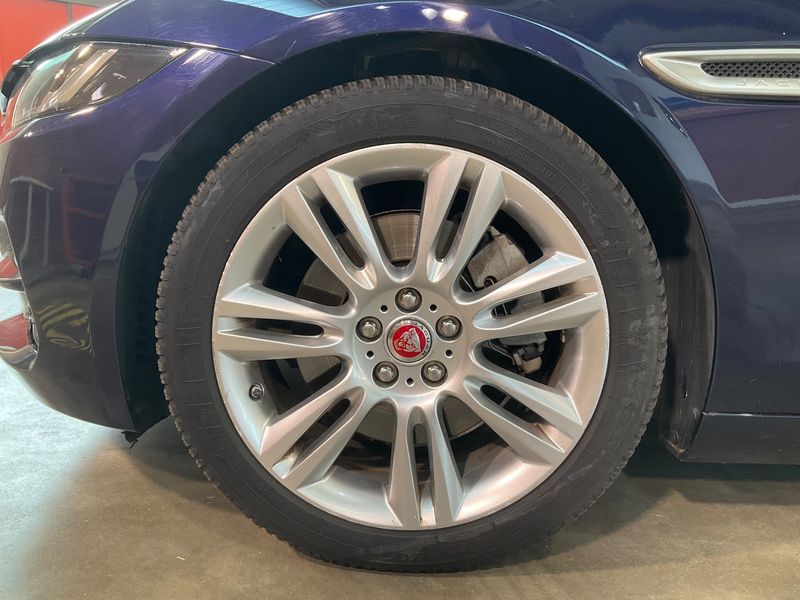 Jaguar XE 20d S 2019 – снимка 3