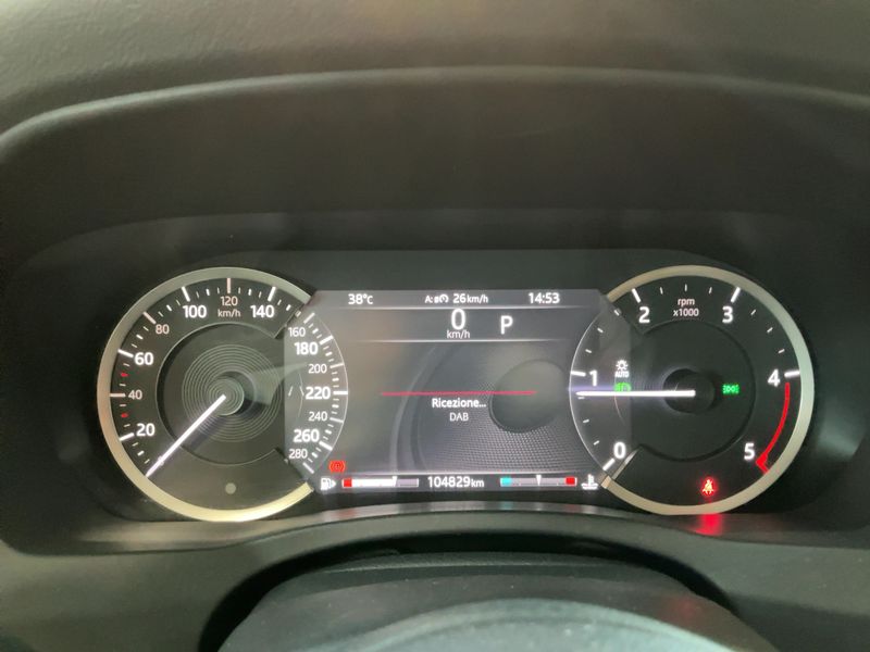 Jaguar XE 25t S — zdjęcie 13
